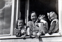 Štěpánka Drkalová with her daughters