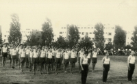 Cvičení břevnovského Sokola, Praha-Mariánka, Jaroslav Müller čtvrtý zprava, cca 1945