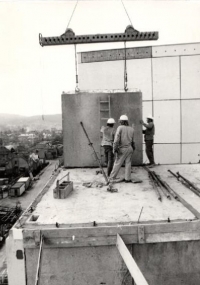 This is how high-rise prefabricated houses were built before 1989
