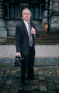 S videokamerou u liberecké radnice, po r. 2000