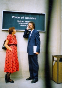 Anna Röschová with Vladimír Čech as part of a three-month internship of members of the Czech National Council in the USA in 1991