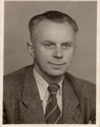 František Kosina, her father 