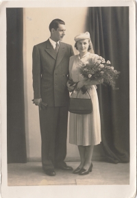 Her parents’ wedding, 1948	