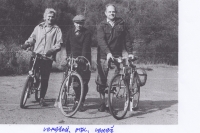 Kamil Lhoták the elder, Professor Lemež and his wife on a bicycle trip.