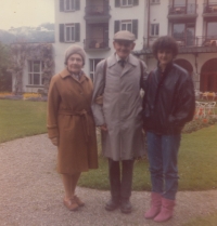 Kamil Lhoták the elder in Interlaken, Switzerland, with his niece Catharina. 1983