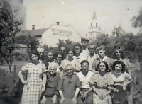 Osazenstvo kabiny 11, uprchlický tábor Ivančice, 22. 7. 1939.