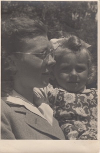 Květa Řehořková s dcerou Lydií, 1954
