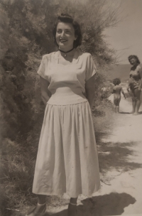 Lucy Mandelstamm in Israel, 1949.