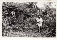 Očkovací skupina na cestě do vesnice, fotografie pamětníka, Kongo, 60. léta