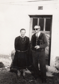 Adolfovi rodiče Johann a Maria Pachlatkovi(1970)