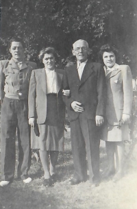 Senger family, Znojmo, 1946.