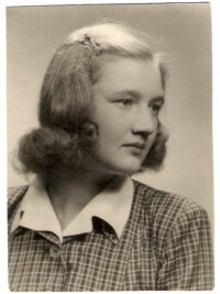 Photograph of Miroslava Malecká-Svobodová from the second half of the 1930's.