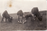 Ľudovít as a four-year-old with his aunt Monika
