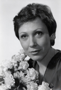 Newlywed Anna Röschová, née Zítková, on 5 December 1981