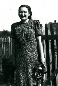 Anna Rösch's mother shortly after her wedding in 1943