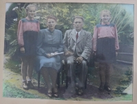 Parents of Jaroslava Valová with her sisters