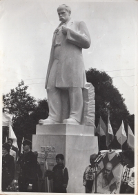 Unveiling of a monument to Taras Shevchenko in the village of Demnya in the Lviv region, 1990. The sculptor is Petro Dzyndra