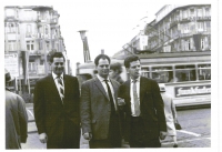 Juraj (vľavo) s kamarátmi Erichom a Robertom.
