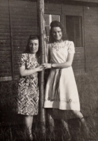 Blažena Kovaříková (on the right) with  Ms Bräuer from Nemanice by České Budějovice at the time she was totally deployed in Steyer, 1944