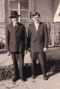 Mit dem Großvater Johann Paul, um 1957
