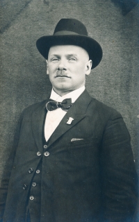 Karel Kasalický, děda Hany Palcové, ve dvacátých letech 20. století