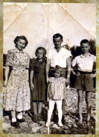Adolf Ruš (on the right) with his parents and his sisters / the late 1940s 