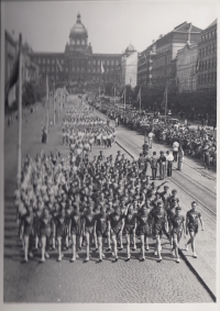 Parade of sports clubs, 1940s
