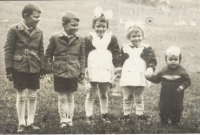 Ľudovít (second from the left) with his siblings at the time when his father Ondrej was imprisoned 
