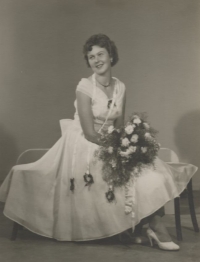 Hana Panušková as a bride in 1961