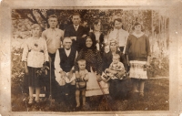 Sereda family. Seated from right to left: grandfather - Andriy Sereda, grandmother - Anna Sereda, aunt - Mariya Lekh. Standing from left to right: aunt - Olena; uncle - Vasyl Sereda; father - Mykola Sereda; mother - Mariya Sereda; godfather - Vasyl Mukha; aunt - Ahafiya (August 1934, Liashky village)