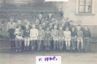 School photo of the newcomers´ children in Koclířov
