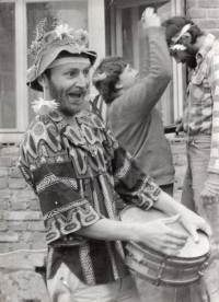 Hippie mejdan, Ladislav Hlavatý v popředí, 80. léta