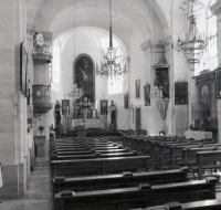Kostel v rakouském Brandu, kde je umístěna pamětní deska připomínající oběti druhé světové války z Tušti
