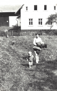 With her son Václav Manena (* 1979), circa 1982; Václav Havel was in prison at that time
