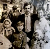 The Severinets family, Constantin, Tatyana and their children, Anna, Pavel and Darya, 1984 