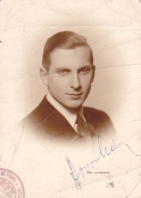 Hana Hamplová's father Zbyšek Hovorka in 1938