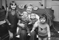 The mother of witness Ljuba Macevičová with her grandchildren, Prague 1975 
