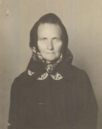 Anna Skřipková remained alone with the children after her husband was arrested and faced extreme pressure due to the burden of giving away high quotas 
