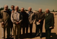 Josef Zíka (druhý zleva) na setkání bývalých členů PTP