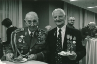 Tichomír Mirkovič (vpravo) s generálem Kuchyňkou roku 2019