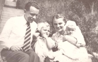 Milena Černá with her parents and her younger sister
