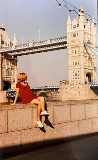 Ewa a Tower Bridge, Londýn, 1997
