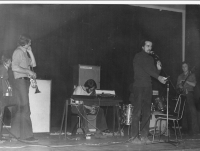 The jazz rock band Impuls – from left to right: Z. Fišer, M. Gera, P. Kostiuk, Miloš Čuřík moderating, J. Vytrhlík