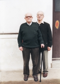 Josef Teske (německý kamarád z dětství na Volyni) a Miloslav Vohralík