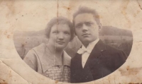 Witness’s parents Rozálie and Jan Kovářs, 1924