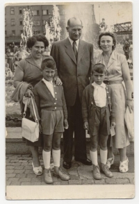 Rodinná fotografia Wernerovcov z roku 1954.

