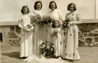 Klára Vylítová on the left as a bridesmaid at a wedding, Mladá Boleslav, 1940