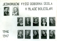 Klára in the middle bottom row, one-year vocational school, 1946-1947