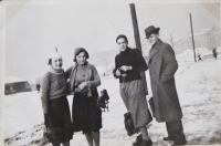"Excited skaters in Podolí in Hafen", Anděla and her brother Václav are in the middle, sanatorium in Podolí is behind them , 1934