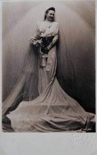 Anděla ve svatební den, 11. 5. 1940
Anděla during her wedding day, 11 May 1940